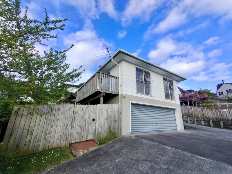 39 Lewisham Street, Highland Park, Auckland - Carousel 1