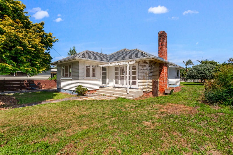 2 Barberry Lane, Te Atatu Peninsula, Auckland - Carousel 1