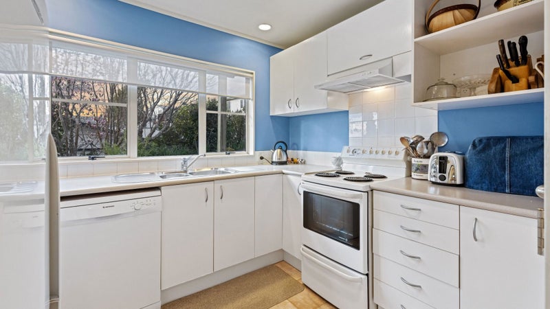 2/30 Sunset Rd, Unsworth Heights, North Shore City - Carousel 2