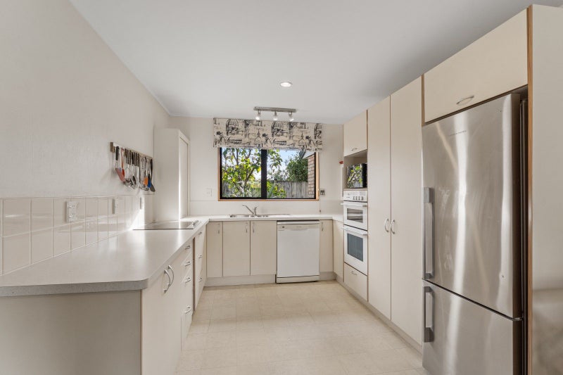 142 Langdale Avenue, Paraparaumu - Carousel 2