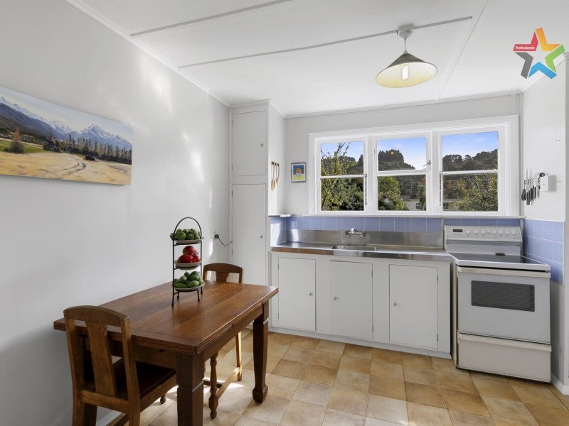 27 Pearce Crescent, Taita, Lower Hutt - Carousel 2