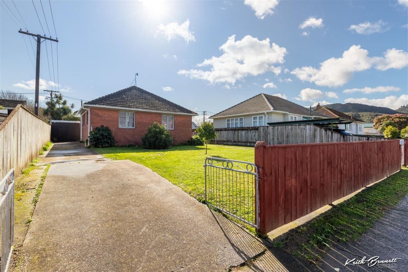 25 Hewer Crescent, Naenae, Lower Hutt - Carousel 2