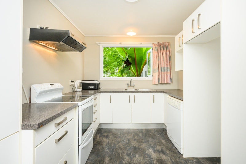 26 Farnham Avenue, Highbury, Palmerston North - Carousel 2