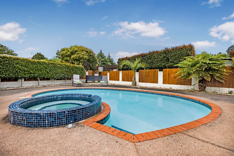 4 Corolu Place, Conifer Grove, Takanini - Carousel 2