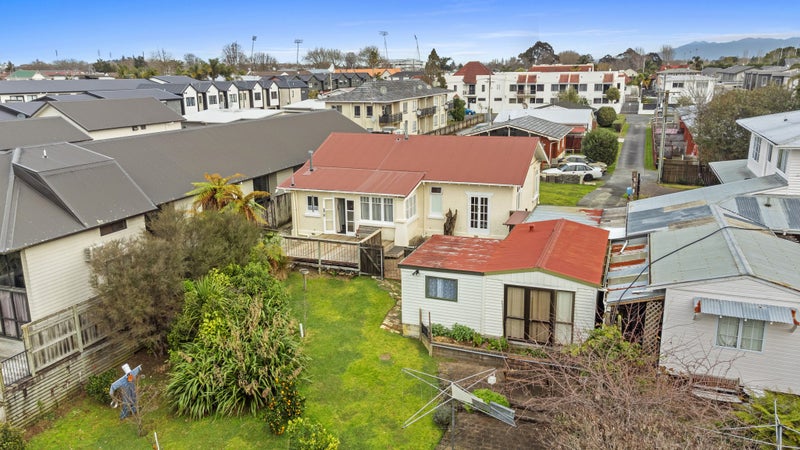 24 Charlemont Street, Whitiora, Hamilton - Carousel 2
