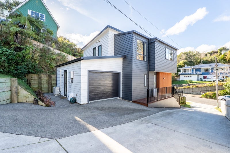 16 Wilfred Street, Tawa, Wellington - Carousel 20
