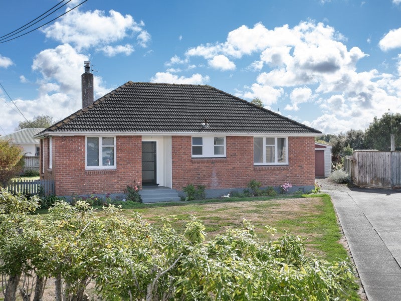 13 Ward Street, Bulls - Carousel 18