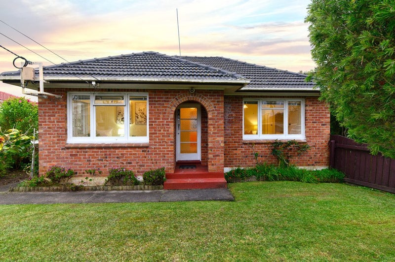 1/16 Karaka Street, New Lynn, Auckland - Carousel 1