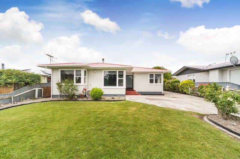 18 Karamea Crescent, Kelvin Grove, Palmerston North - Carousel 2