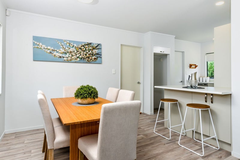94 Dixon Road, Glenview, Hamilton - Carousel 2