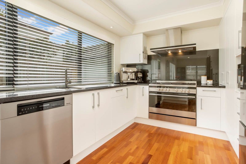 51 Esperance Road, Glendowie, Auckland - Carousel 2