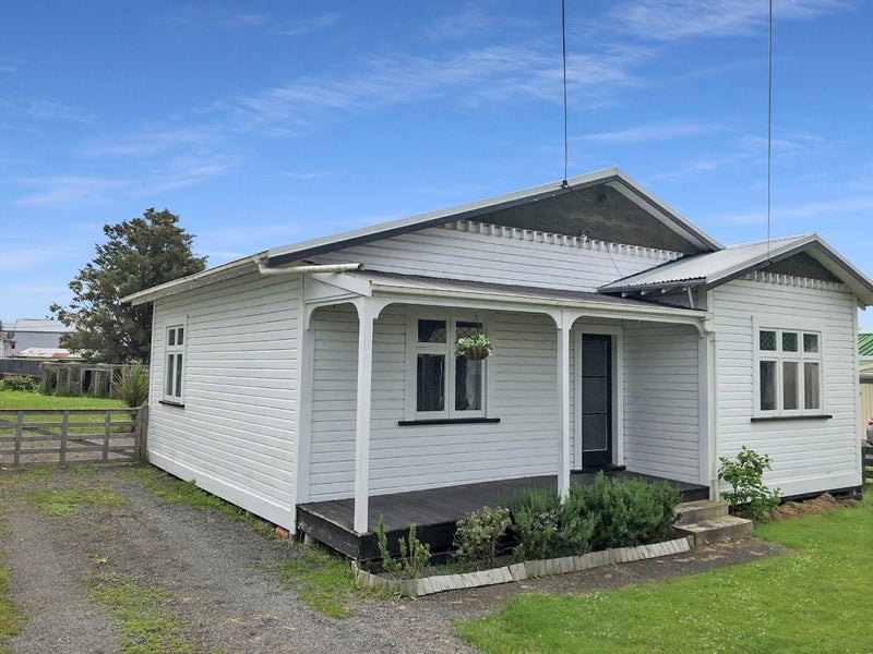 2 Willis Street, Marton - Carousel 1