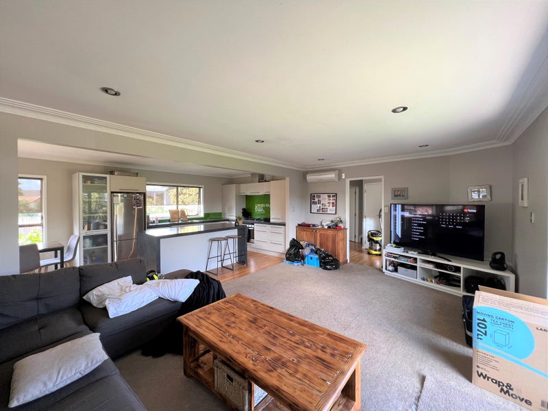 10 Rene Place, Sunnyhills, Auckland - Carousel 2