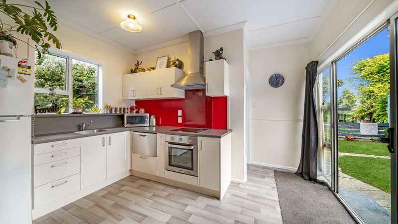 19 Teviot Street, Oamaru North, Oamaru - Carousel 2