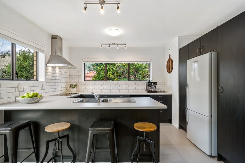 16B Manse Road, Pahurehure, Papakura - Carousel 2