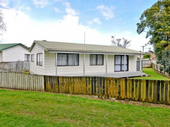 24A Walsh Street, Forest Lake, Hamilton - Carousel 1
