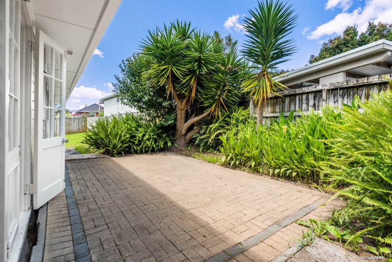 72A Kervil Avenue, Te Atatu Peninsula, Auckland - Carousel 2