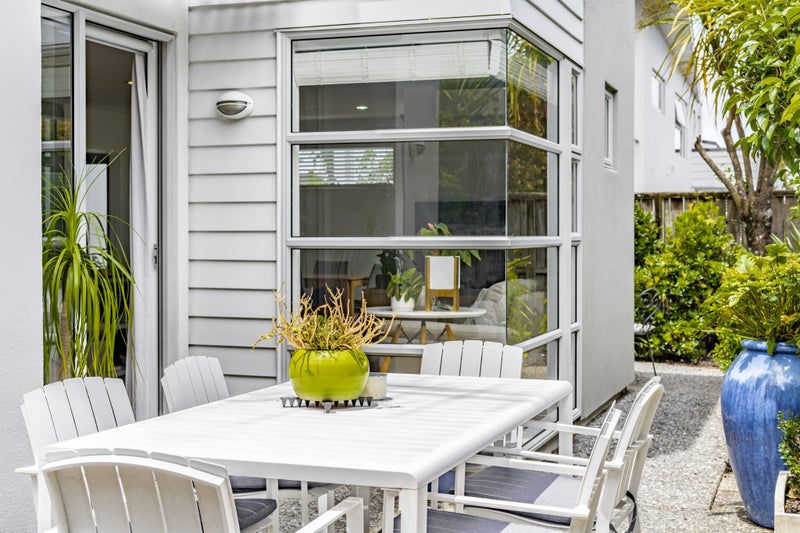 17 Romola Street, Glendowie, Auckland - Carousel 1