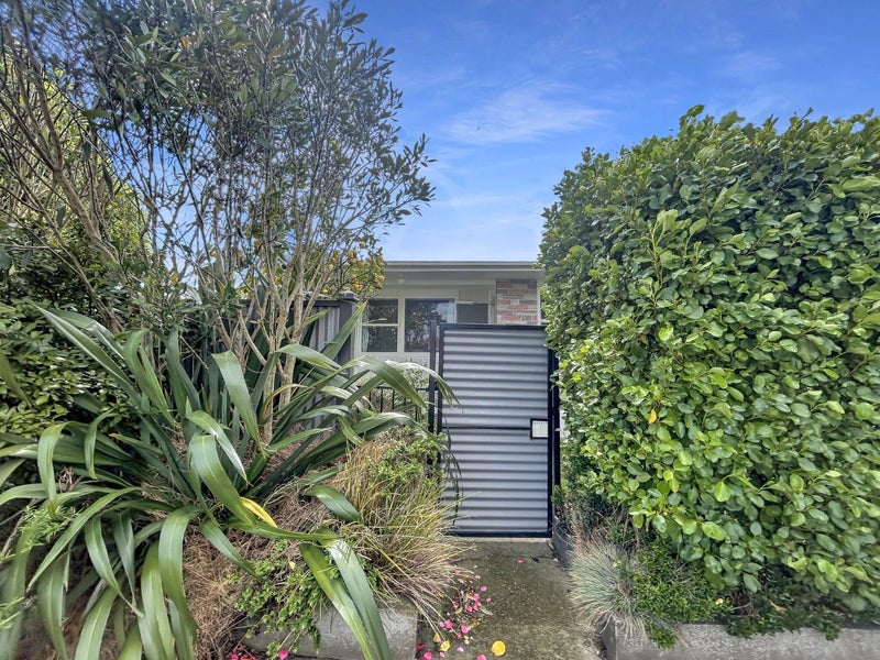 2 Park Road, West End, Palmerston North - Carousel 13