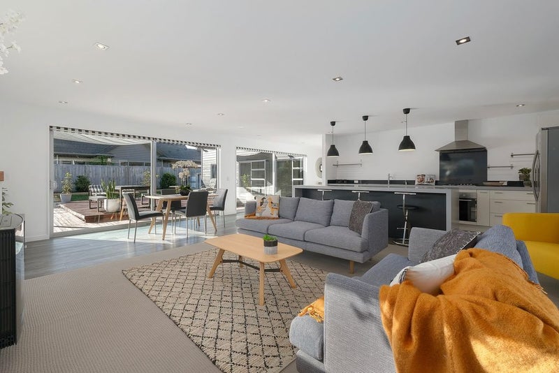 15 Bridesdale Drive, Lake Hayes, Queenstown - Carousel 1