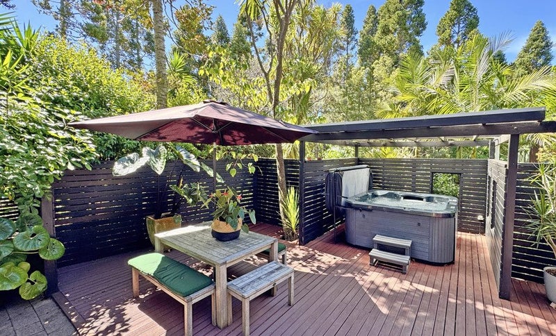 11 Fitzpatrick Place, Chatswood, Auckland - Carousel 2