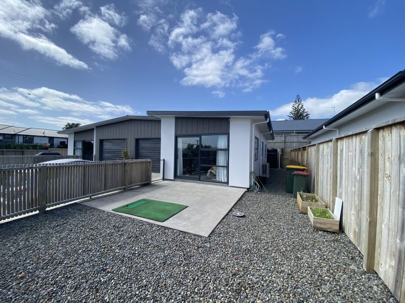 2/85 Storey Avenue, Forest Lake, Hamilton - Carousel 2