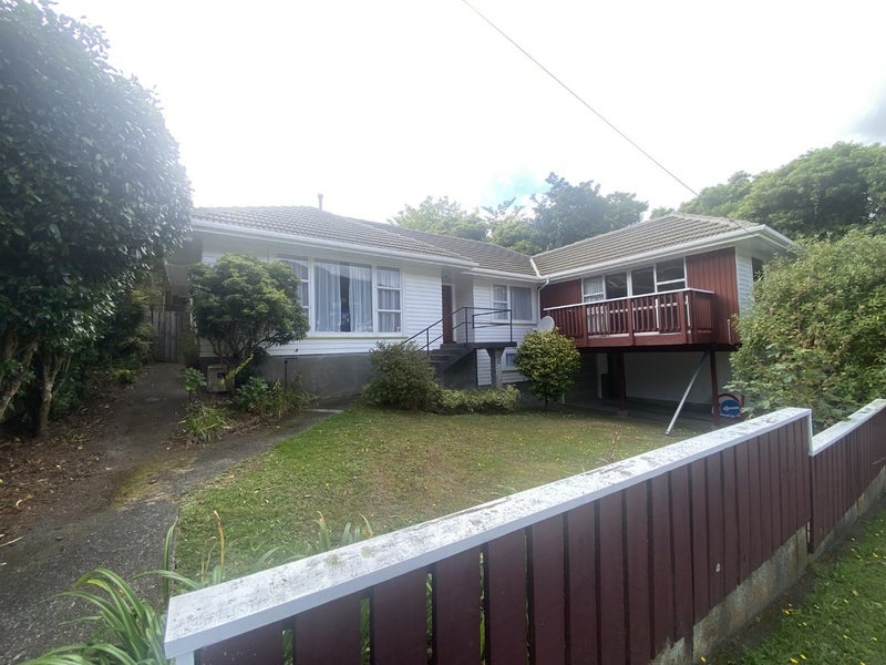 2 Thurleigh Grove, Karori, Wellington - Carousel 20