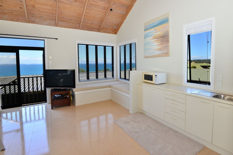 138 Pacific Parade, Army Bay, Whangaparaoa - Carousel 14