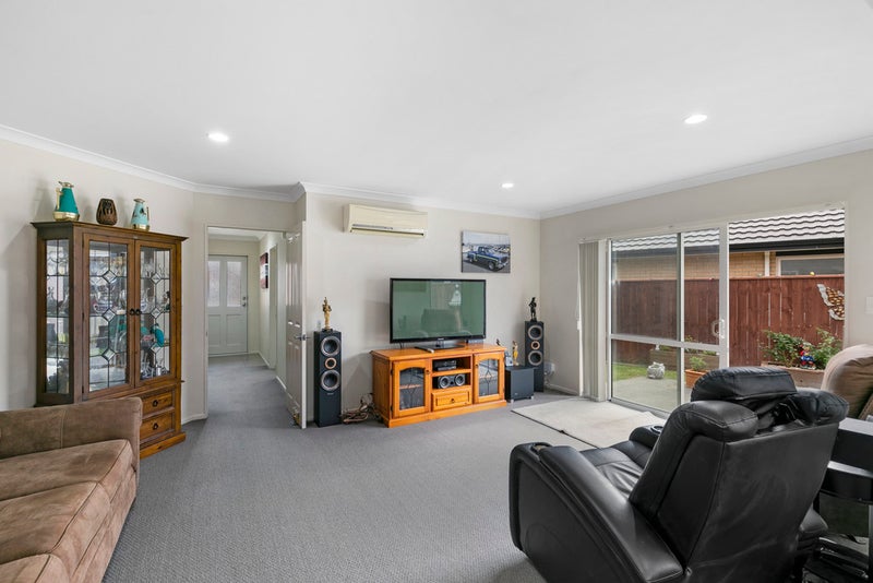 6 Sun Valley Grove, Wainuiomata, Lower Hutt - Carousel 2