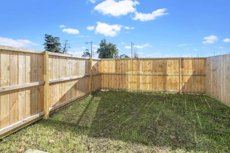 44 Bloom Crescent, Sunnyvale, Auckland - Carousel 2