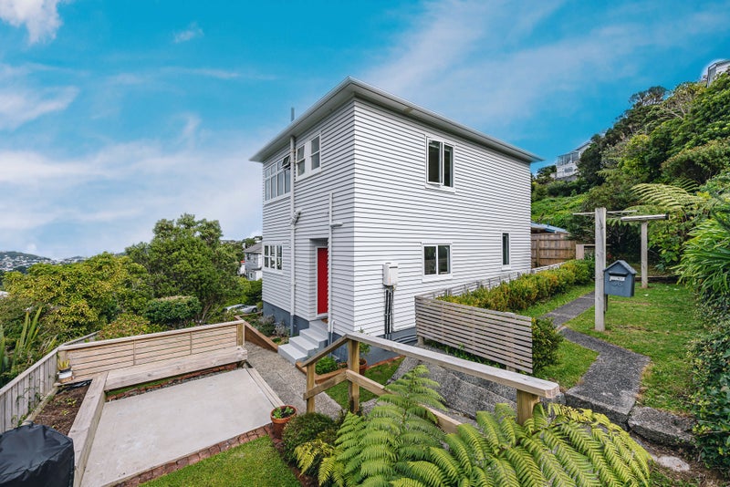 36 Pearce Street, Vogeltown, Wellington - Carousel 1