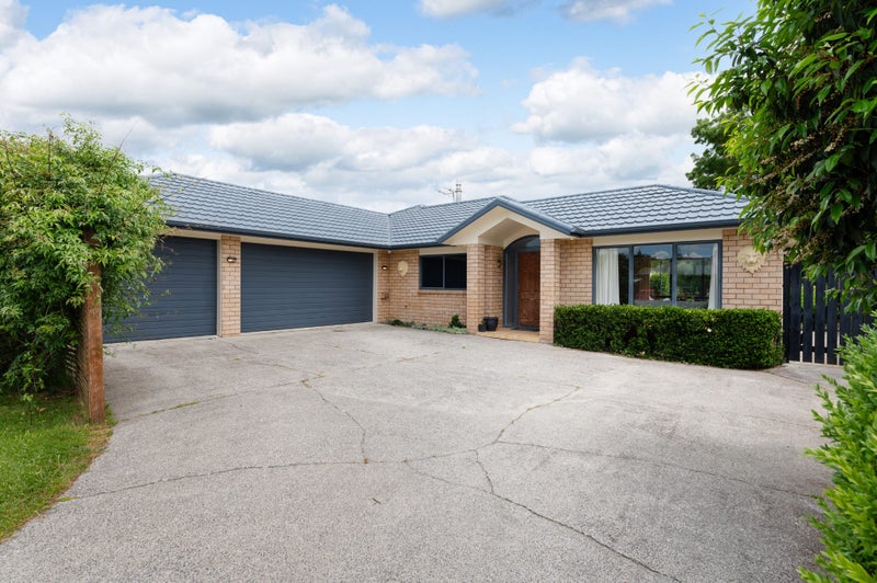 7 Bellona Place, Flagstaff, Hamilton - Carousel 1