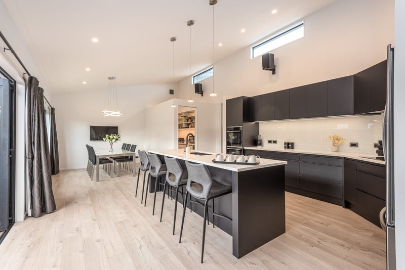 14 Willowview Drive, Redwood, Christchurch - Carousel 2