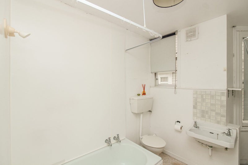 59 Majoribanks Street, Mount Victoria, Wellington - Carousel 13