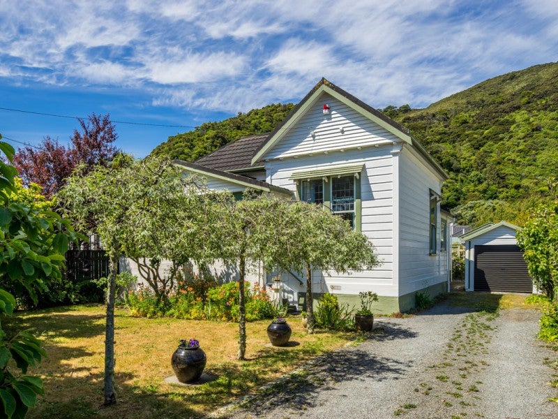 113 Oroua Street, Eastbourne, Lower Hutt - Carousel 1