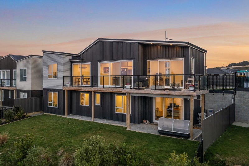 32 Hokioi Drive, Kenepuru, Porirua - Carousel 32