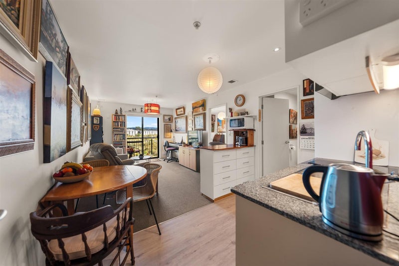 4E/17 Crown Lynn Place, New Lynn, Auckland - Carousel 1