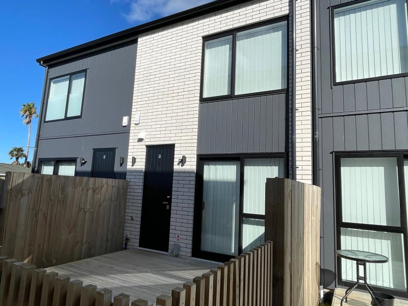 8/7 Broadview Place, Howick, Auckland - Carousel 1