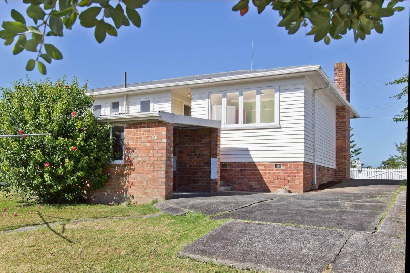 66 Awaroa Road, Sunnyvale, Auckland - Carousel 1
