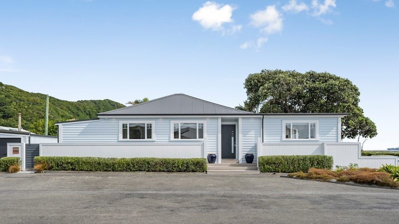 29 Hinau Street, Eastbourne, Lower Hutt - Carousel 1