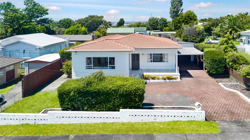 81 Lynwood Road, New Lynn, Auckland - Carousel 2