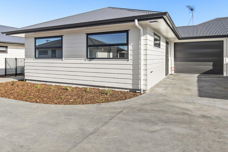 3/6 Cotton Street, St Andrews, Hamilton - Carousel 1