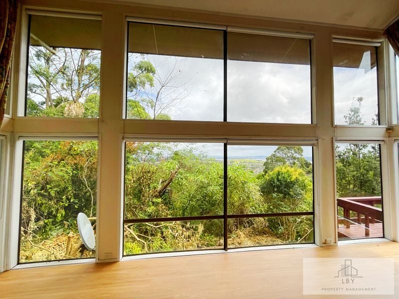 112 Point View Drive, East Tamaki Heights, Auckland - Carousel 1