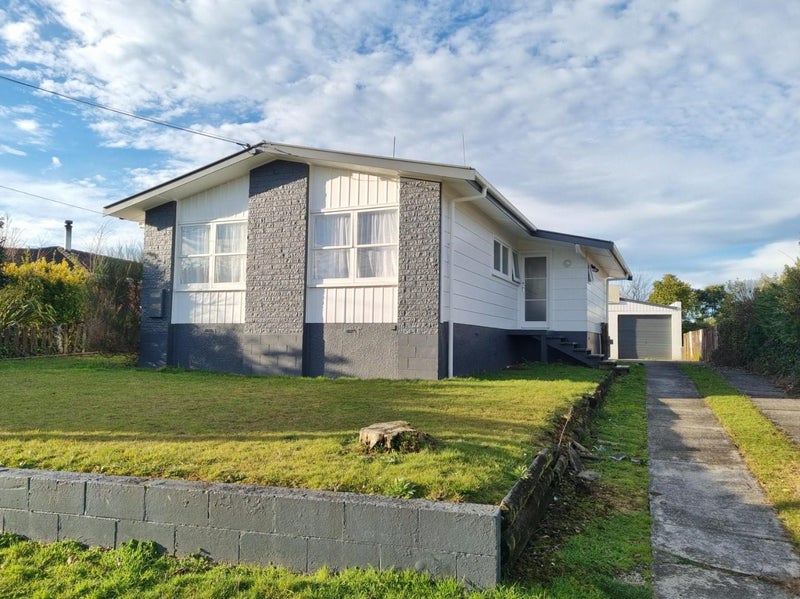 24 Deborah Place, Mangakakahi, Rotorua - Carousel 1