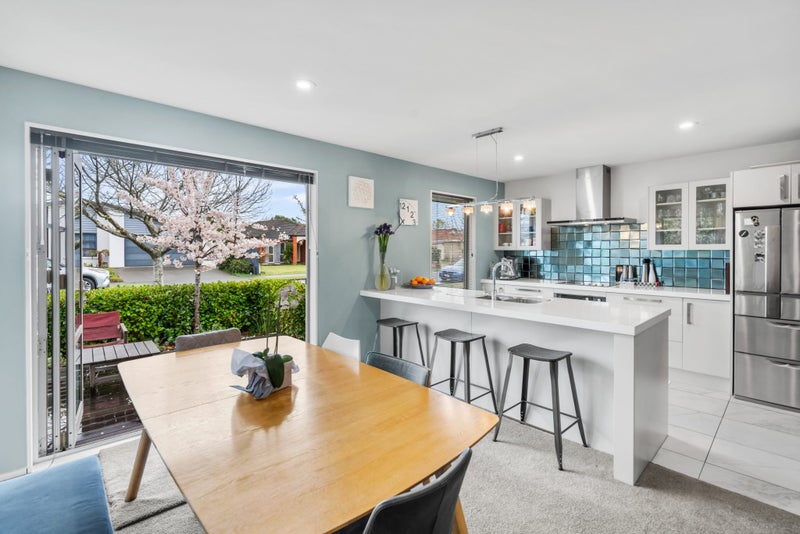 11 Rue de la Mare, Parklands, Christchurch - Carousel 2