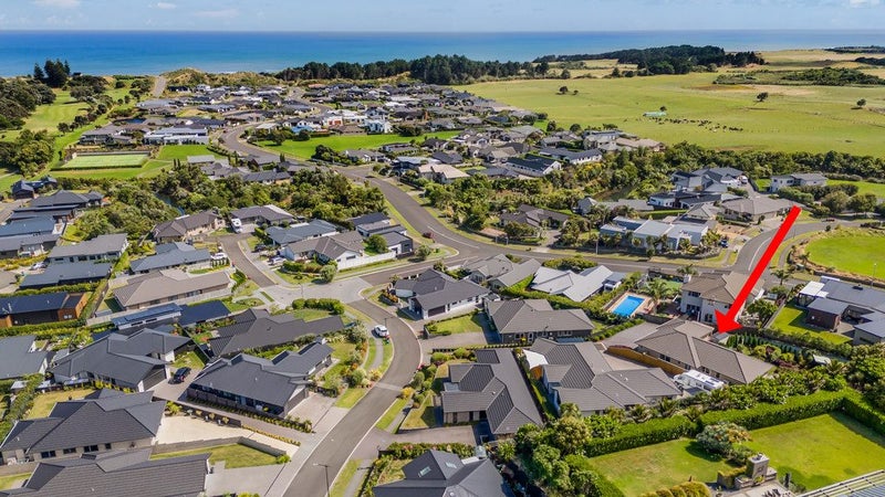 3A Oakmont Crescent, Waiwhakaiho, New Plymouth - Carousel 1