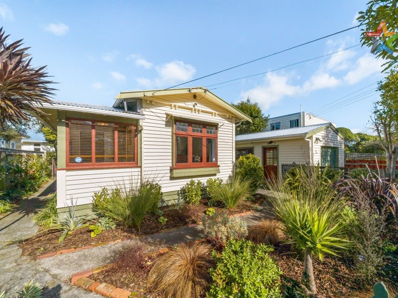 17 Pirie Crescent, Moera, Lower Hutt - Carousel 1