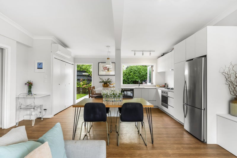 2/17 Seacliffe Avenue, Belmont, Auckland - Carousel 1