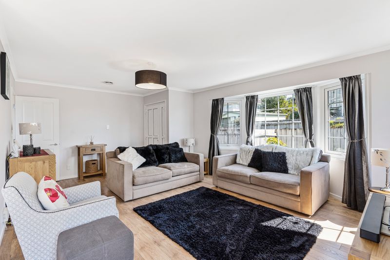 5 Ronald Algie Place, Saint Johns, Auckland - Carousel 2