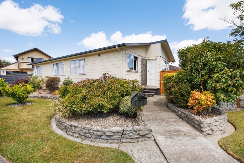 2 Capri Place, Awapuni, Palmerston North - Carousel 1
